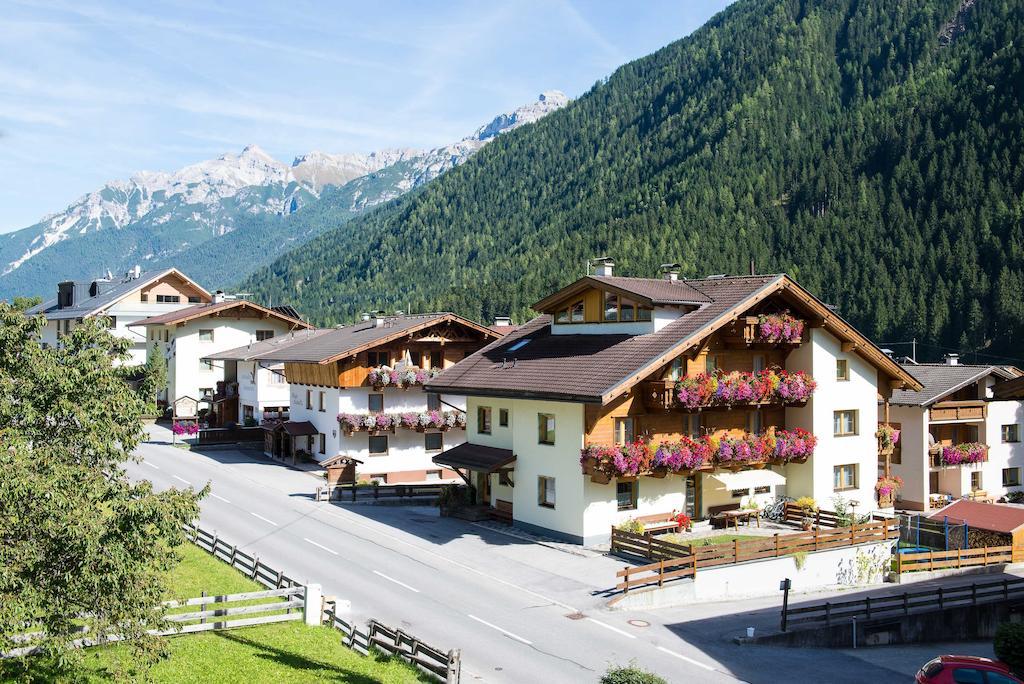 Pension Bergwelt Hotel Neustift im Stubaital Exterior foto